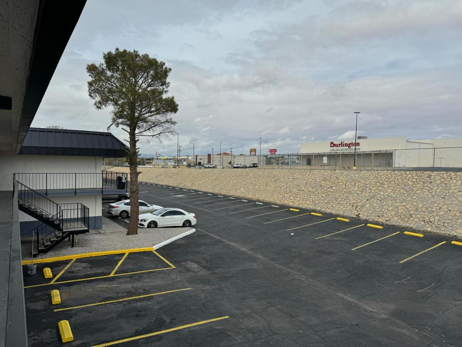 Days Inn By Wyndham El Paso Airport East Экстерьер фото